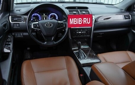 Toyota Camry, 2017 год, 2 419 000 рублей, 6 фотография