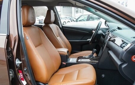 Toyota Camry, 2017 год, 2 419 000 рублей, 8 фотография