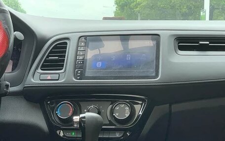 Honda Vezel, 2022 год, 1 500 000 рублей, 13 фотография