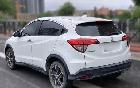 Honda Vezel, 2022 год, 1 500 000 рублей, 3 фотография