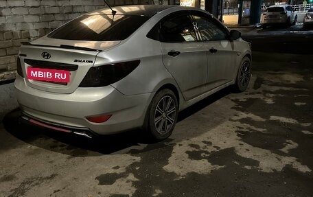 Hyundai Solaris II рестайлинг, 2013 год, 470 000 рублей, 2 фотография