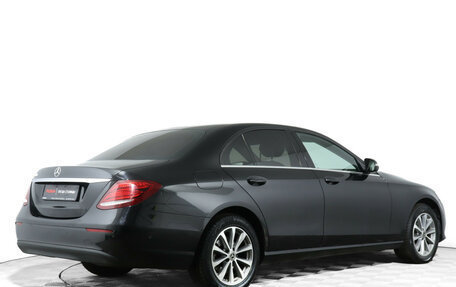 Mercedes-Benz E-Класс, 2019 год, 1 998 000 рублей, 5 фотография