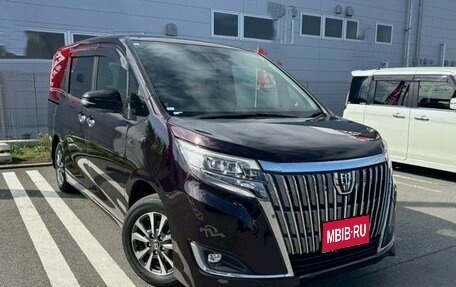 Toyota Esquire I, 2021 год, 1 900 000 рублей, 1 фотография