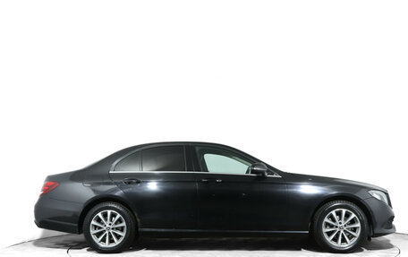 Mercedes-Benz E-Класс, 2019 год, 1 998 000 рублей, 4 фотография