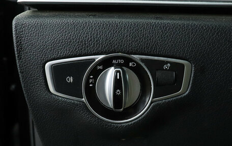 Mercedes-Benz E-Класс, 2019 год, 1 998 000 рублей, 19 фотография