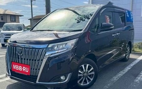 Toyota Esquire I, 2021 год, 1 900 000 рублей, 3 фотография