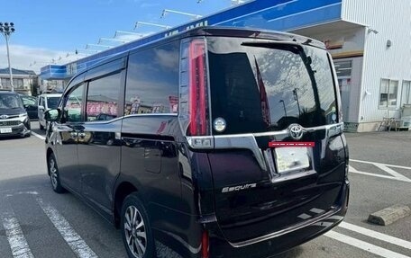 Toyota Esquire I, 2021 год, 1 900 000 рублей, 4 фотография