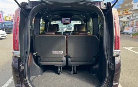 Toyota Esquire I, 2021 год, 1 900 000 рублей, 11 фотография