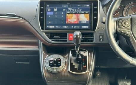 Toyota Esquire I, 2021 год, 1 900 000 рублей, 18 фотография