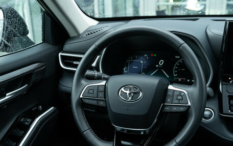 Toyota Highlander, 2025 год, 6 590 000 рублей, 31 фотография