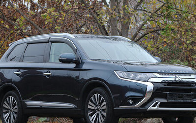 Mitsubishi Outlander III рестайлинг 3, 2019 год, 2 690 000 рублей, 1 фотография