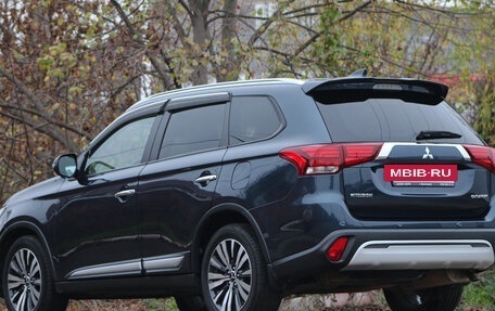 Mitsubishi Outlander III рестайлинг 3, 2019 год, 2 690 000 рублей, 5 фотография