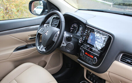 Mitsubishi Outlander III рестайлинг 3, 2019 год, 2 690 000 рублей, 7 фотография