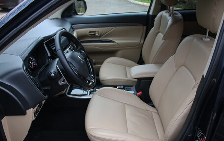 Mitsubishi Outlander III рестайлинг 3, 2019 год, 2 690 000 рублей, 8 фотография