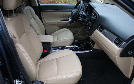 Mitsubishi Outlander III рестайлинг 3, 2019 год, 2 690 000 рублей, 9 фотография