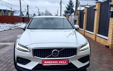 Volvo V60 II, 2021 год, 3 200 000 рублей, 1 фотография
