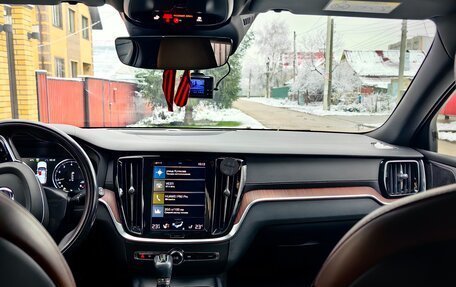 Volvo V60 II, 2021 год, 3 200 000 рублей, 7 фотография