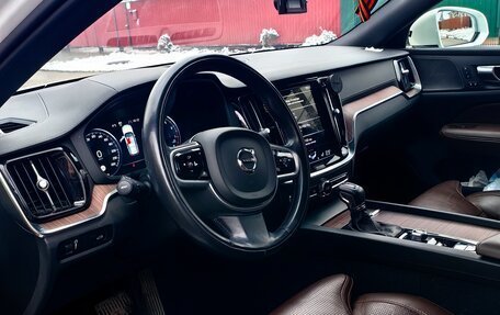 Volvo V60 II, 2021 год, 3 200 000 рублей, 11 фотография