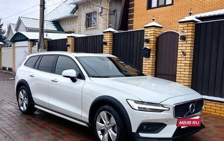 Volvo V60 II, 2021 год, 3 200 000 рублей, 3 фотография