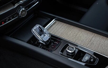 Volvo XC60 II, 2025 год, 9 500 000 рублей, 21 фотография