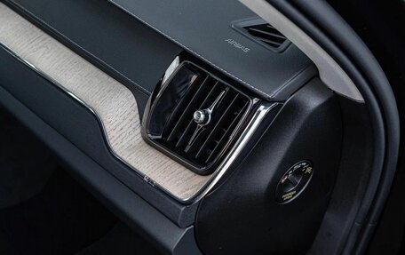 Volvo XC60 II, 2025 год, 9 500 000 рублей, 25 фотография