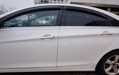 Hyundai Sonata VI, 2011 год, 765 000 рублей, 3 фотография