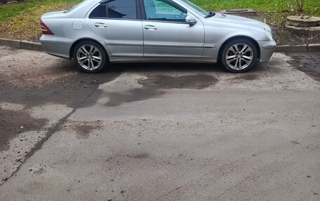 Mercedes-Benz C-Класс, 2002 год, 450 000 рублей, 1 фотография