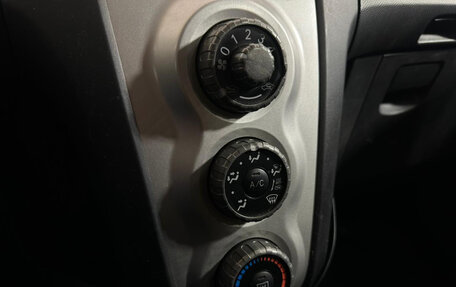 Toyota Yaris III рестайлинг, 2008 год, 447 000 рублей, 13 фотография