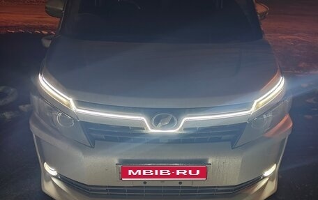 Toyota Voxy III, 2015 год, 1 900 000 рублей, 1 фотография