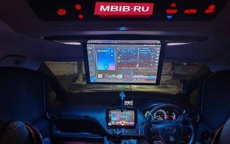 Toyota Voxy III, 2015 год, 1 900 000 рублей, 4 фотография