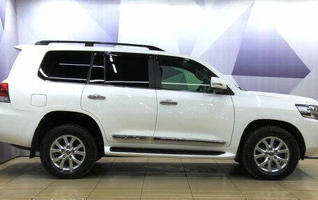 Toyota Land Cruiser 200, 2015 год, 4 498 800 рублей, 8 фотография