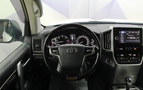 Toyota Land Cruiser 200, 2015 год, 4 498 800 рублей, 15 фотография