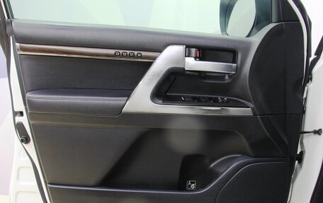 Toyota Land Cruiser 200, 2015 год, 4 498 800 рублей, 29 фотография