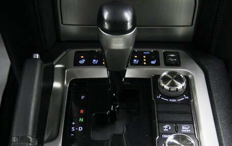 Toyota Land Cruiser 200, 2015 год, 4 498 800 рублей, 25 фотография