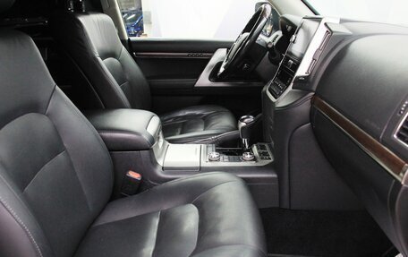 Toyota Land Cruiser 200, 2015 год, 4 498 800 рублей, 40 фотография