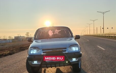 Chevrolet Niva I рестайлинг, 2004 год, 345 000 рублей, 2 фотография