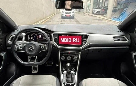 Volkswagen T-Roc I, 2022 год, 1 430 000 рублей, 7 фотография