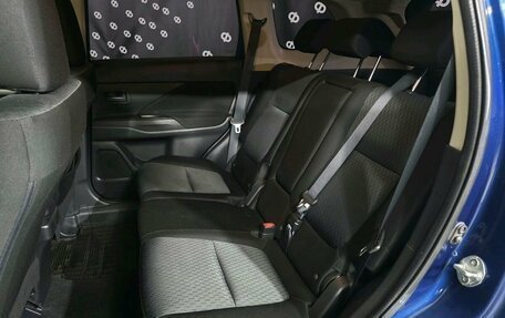 Mitsubishi Outlander III рестайлинг 3, 2014 год, 1 260 000 рублей, 12 фотография