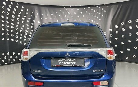 Mitsubishi Outlander III рестайлинг 3, 2014 год, 1 260 000 рублей, 6 фотография