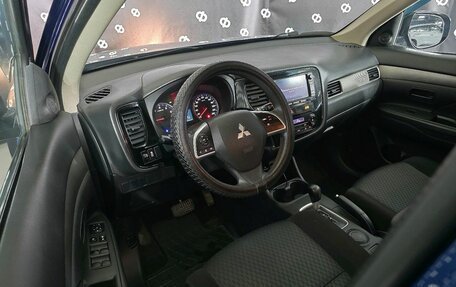 Mitsubishi Outlander III рестайлинг 3, 2014 год, 1 260 000 рублей, 13 фотография