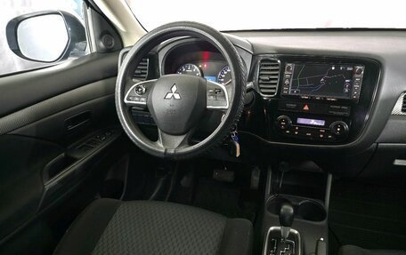 Mitsubishi Outlander III рестайлинг 3, 2014 год, 1 260 000 рублей, 20 фотография