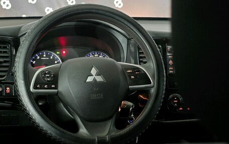 Mitsubishi Outlander III рестайлинг 3, 2014 год, 1 260 000 рублей, 23 фотография