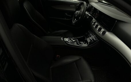 Mercedes-Benz E-Класс, 2018 год, 2 350 000 рублей, 10 фотография