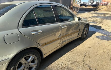 Mercedes-Benz C-Класс, 2006 год, 410 000 рублей, 4 фотография