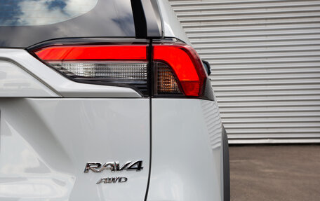 Toyota RAV4, 2025 год, 4 990 000 рублей, 9 фотография