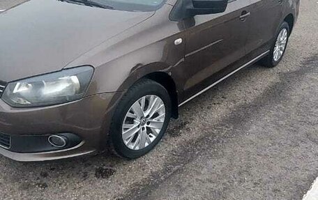 Volkswagen Polo VI (EU Market), 2014 год, 950 000 рублей, 1 фотография
