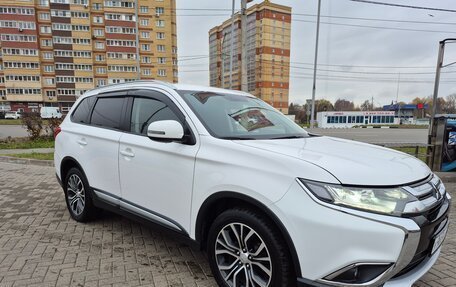 Mitsubishi Outlander III рестайлинг 3, 2017 год, 7 фотография