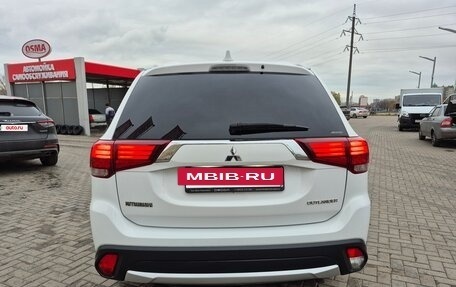 Mitsubishi Outlander III рестайлинг 3, 2017 год, 4 фотография