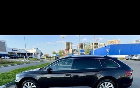 Skoda Superb III рестайлинг, 2018 год, 3 300 000 рублей, 13 фотография