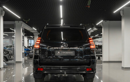 Toyota Land Cruiser Prado 150 рестайлинг 2, 2021 год, 6 580 000 рублей, 6 фотография
